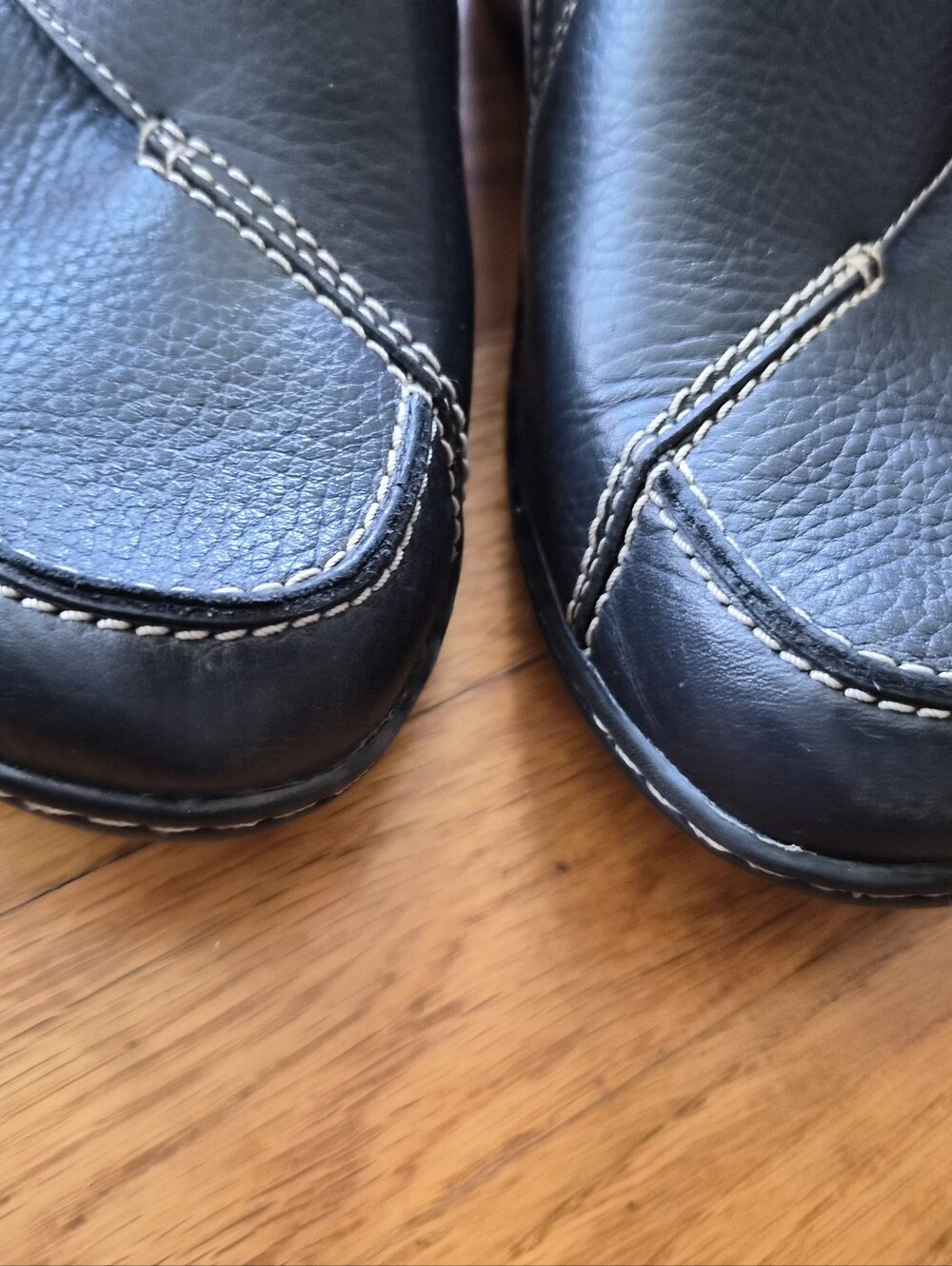 Clark's Womens Black Slip-On Leather Loafers